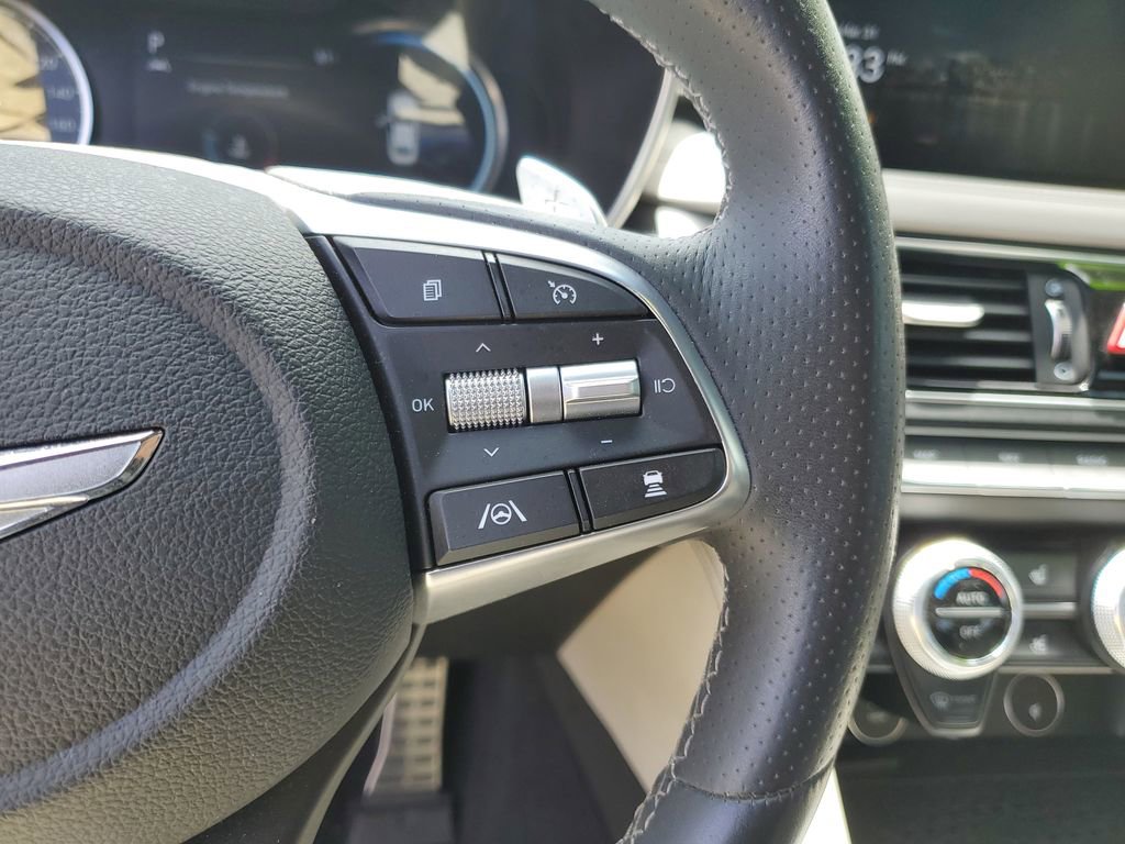 Used 2022 Genesis G70 3.3T image 24