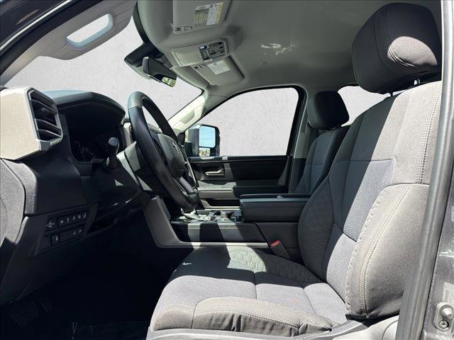 Used 2022 Toyota Tundra SR5 w/ SR5 Convenience Package AWD/4WD image 11