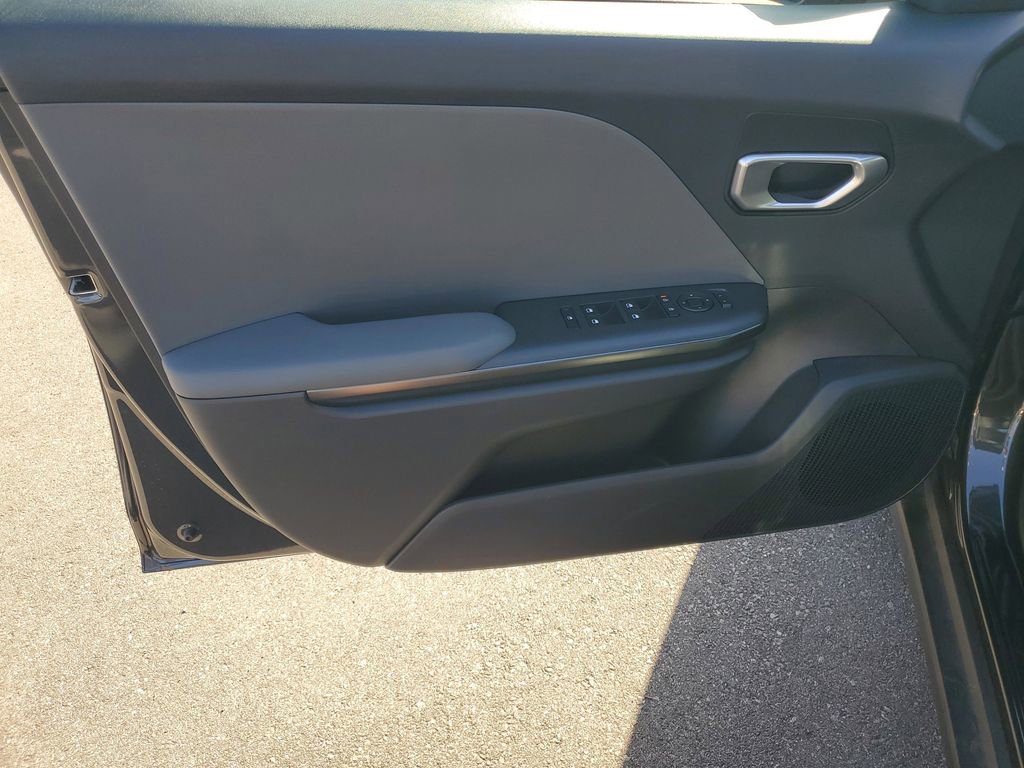 New 2026 Kia K4 LXS image 8