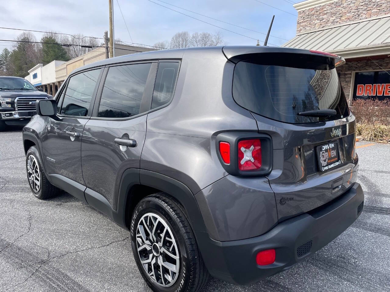 Used 2019 Jeep Renegade Sport FWD image 12