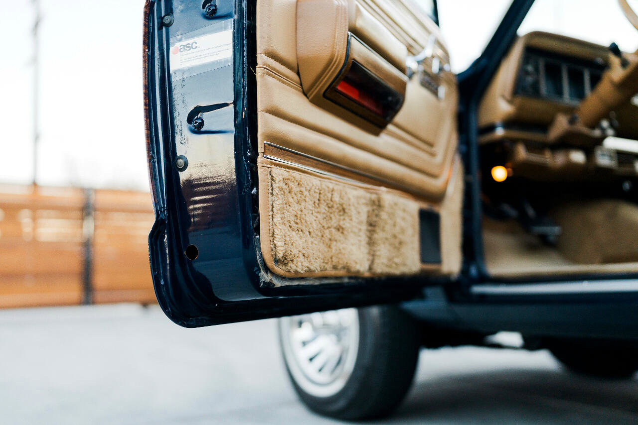 Used 1987 Jeep Grand Wagoneer image 99