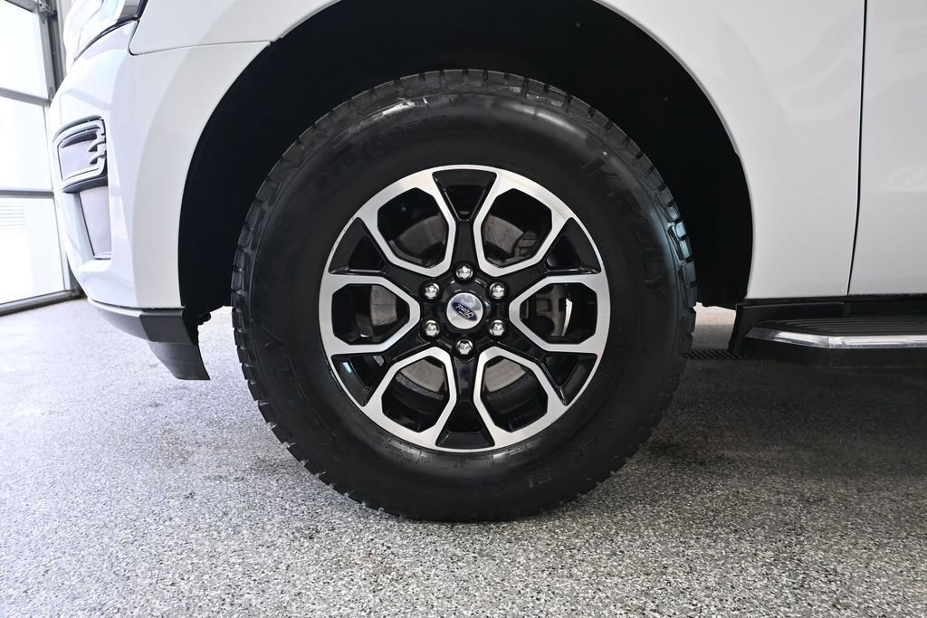 Used 2022 Ford Expedition Max XLT AWD/4WD image 16