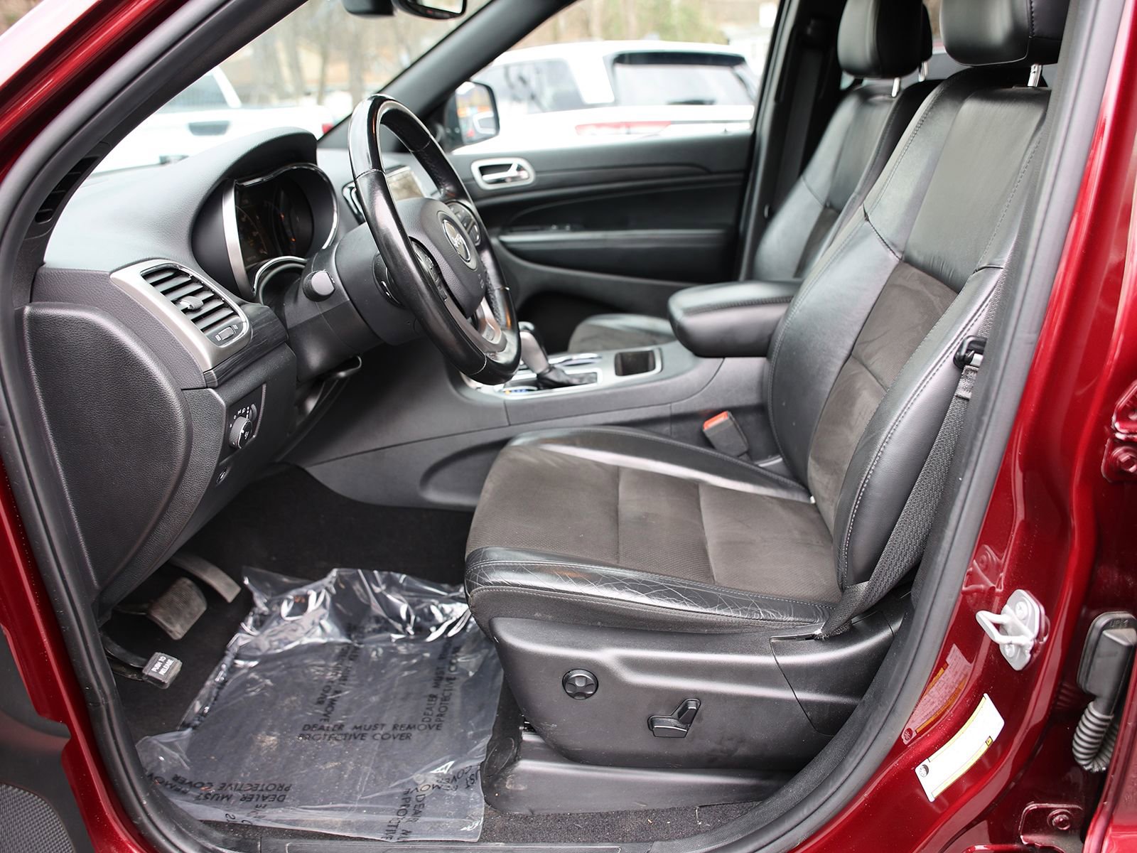 Used 2020 Jeep Grand Cherokee Altitude AWD/4WD image 17