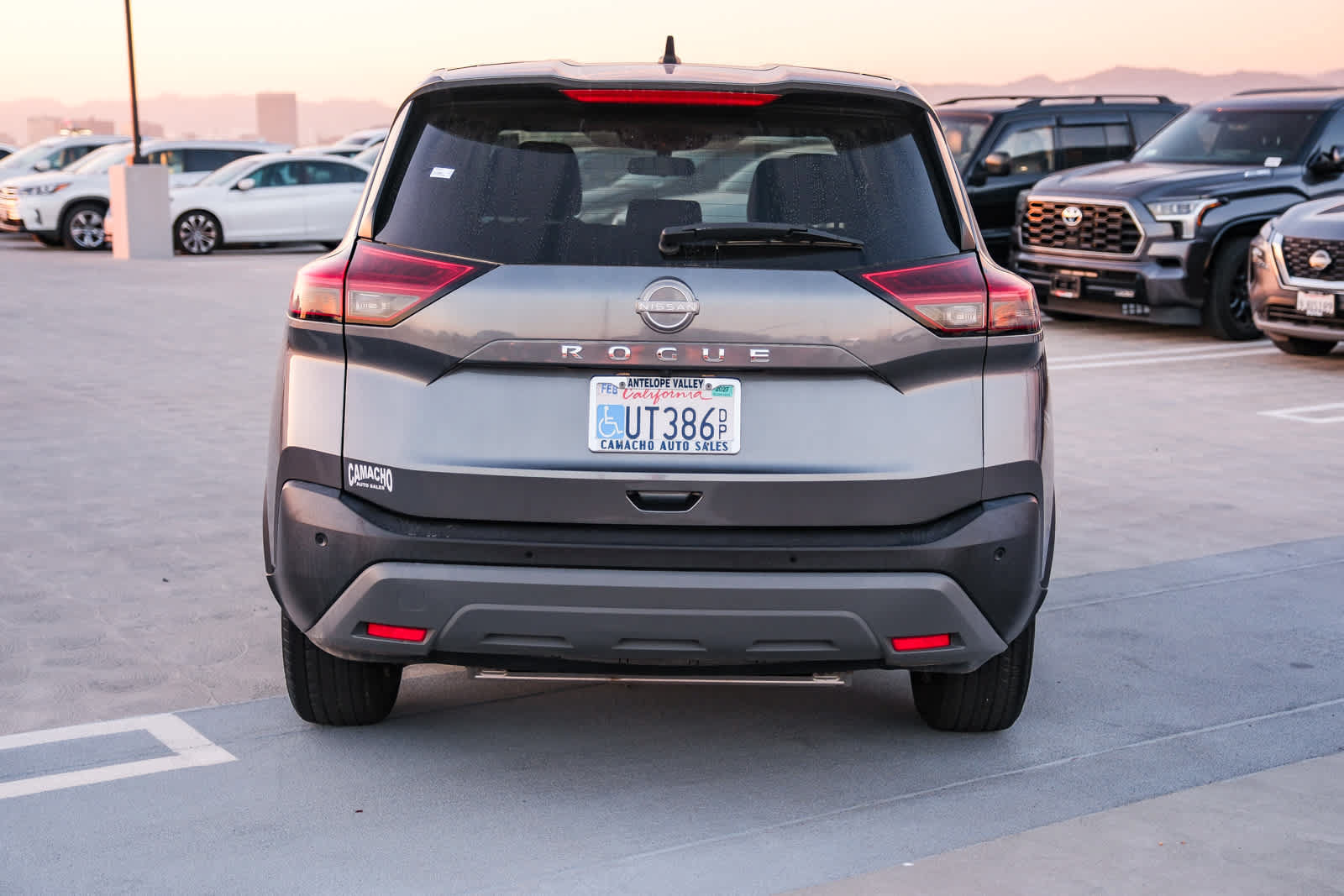 Used 2023 Nissan Rogue S FWD image 5