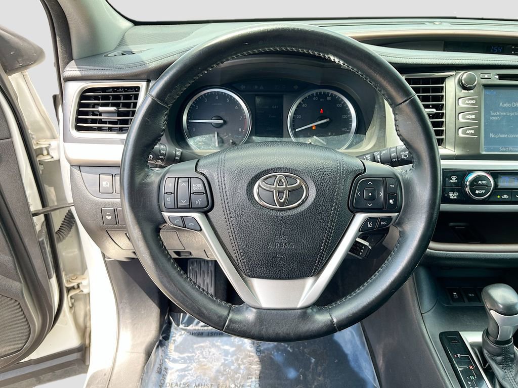 Used 2017 Toyota Highlander XLE AWD/4WD image 17