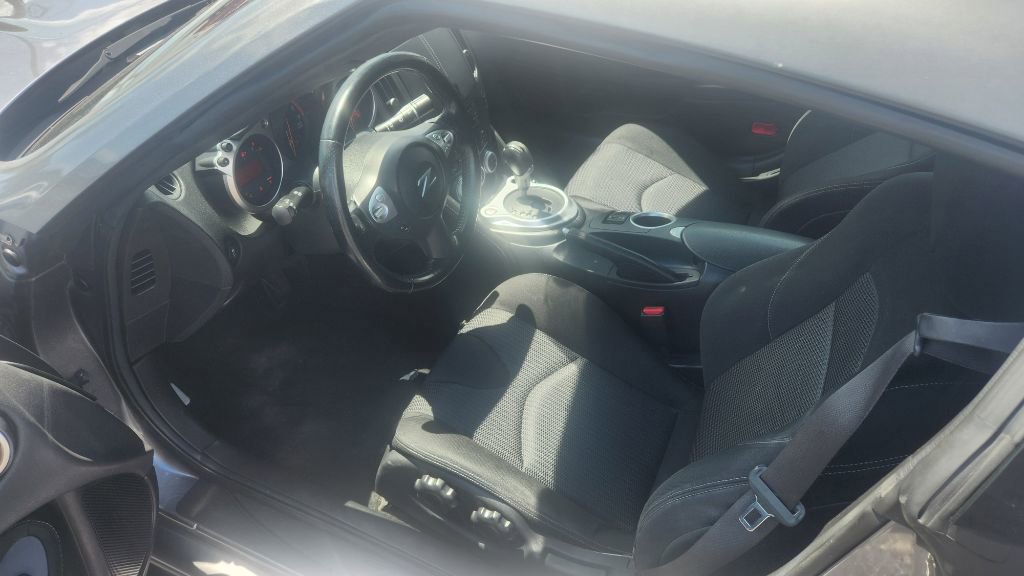 Used 2016 Nissan 370Z Coupe RWD image 13