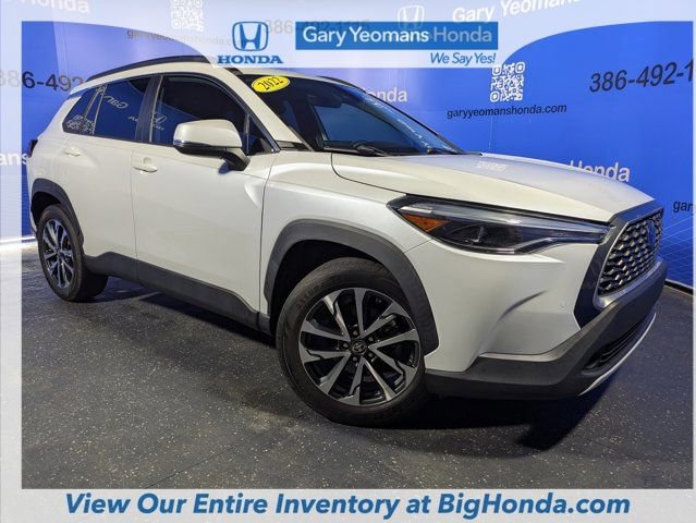 Used 2022 Toyota Corolla Cross XLE image 4