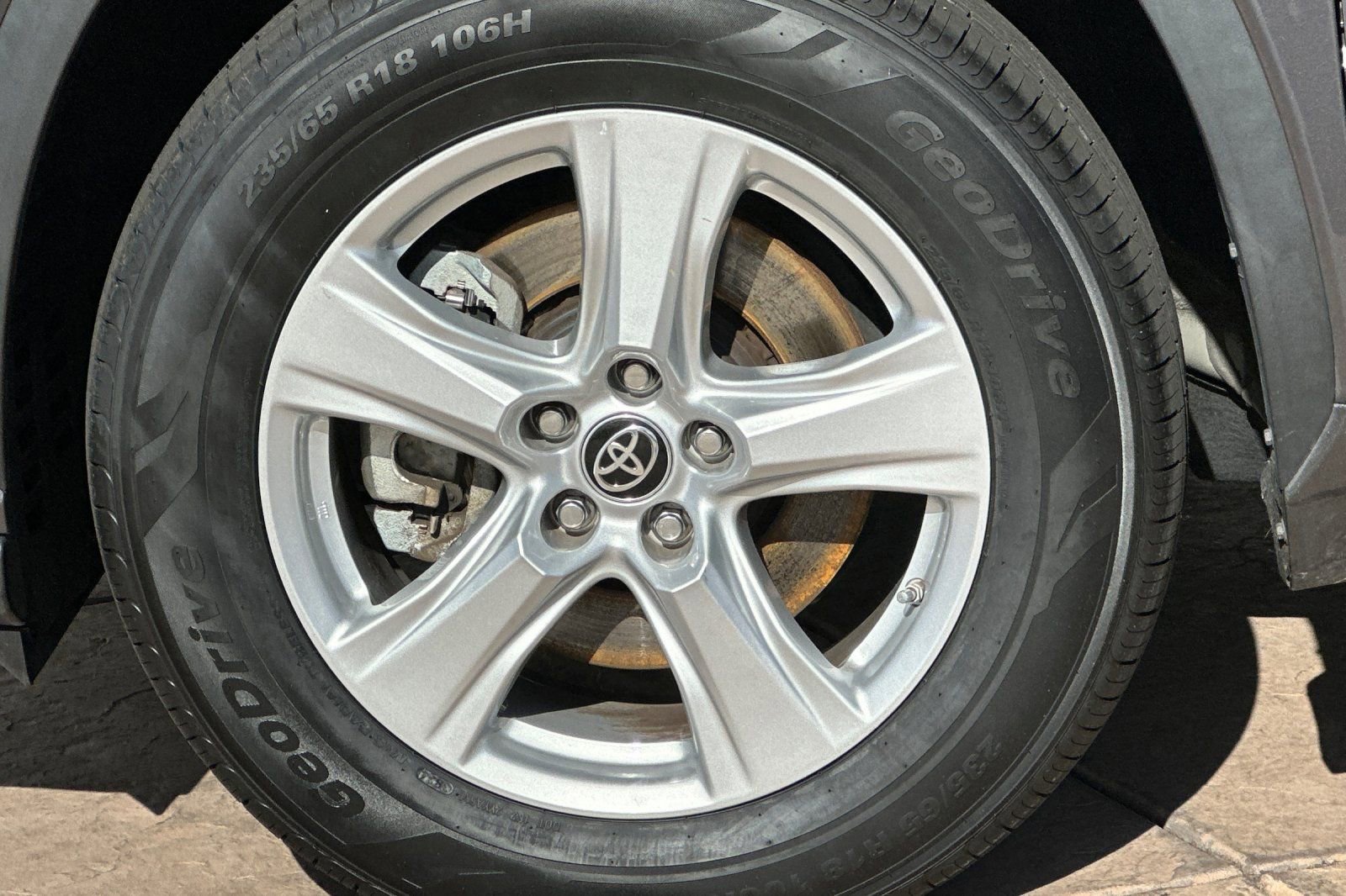 Used 2023 Toyota Highlander LE image 35