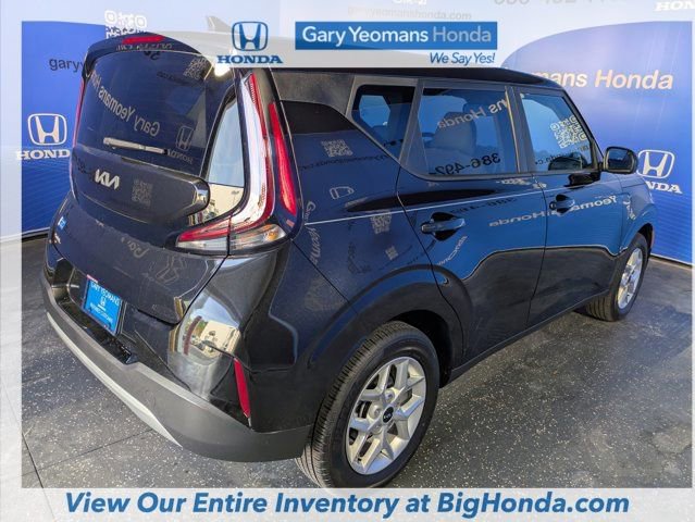 Used 2025 Kia Soul LX w/ LX Technology Package image 6