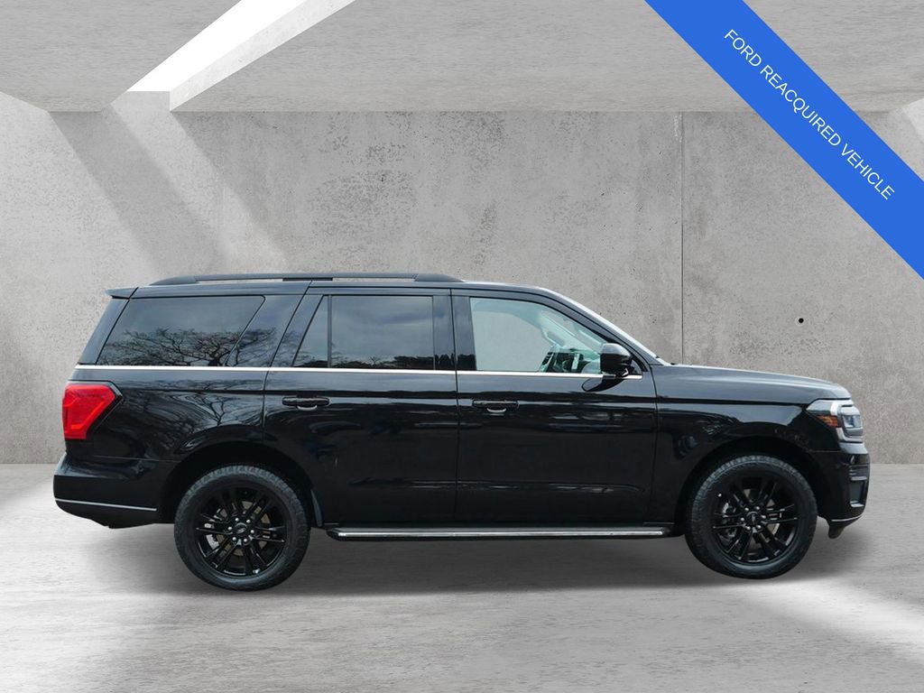 Used 2023 Ford Expedition XLT image 2