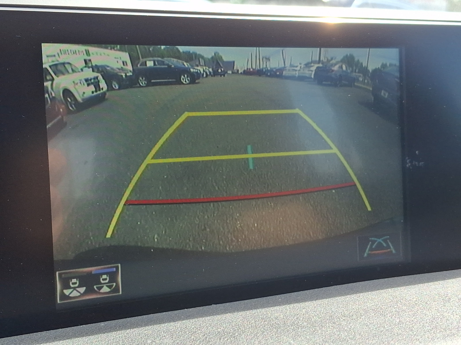 Used 2022 Lexus UX 200 w/ Accessory Package (Z1) FWD image 18