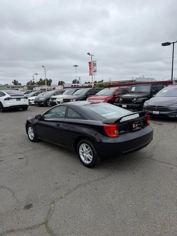 Used 2001 Toyota Celica GT FWD image 4