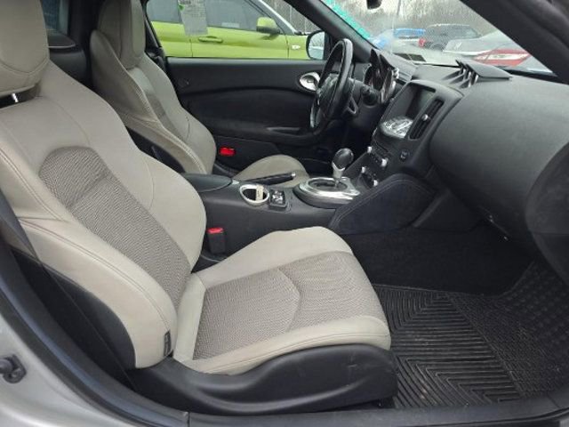 Used 2010 Nissan 370Z Touring w/ Sport Pkg image 5