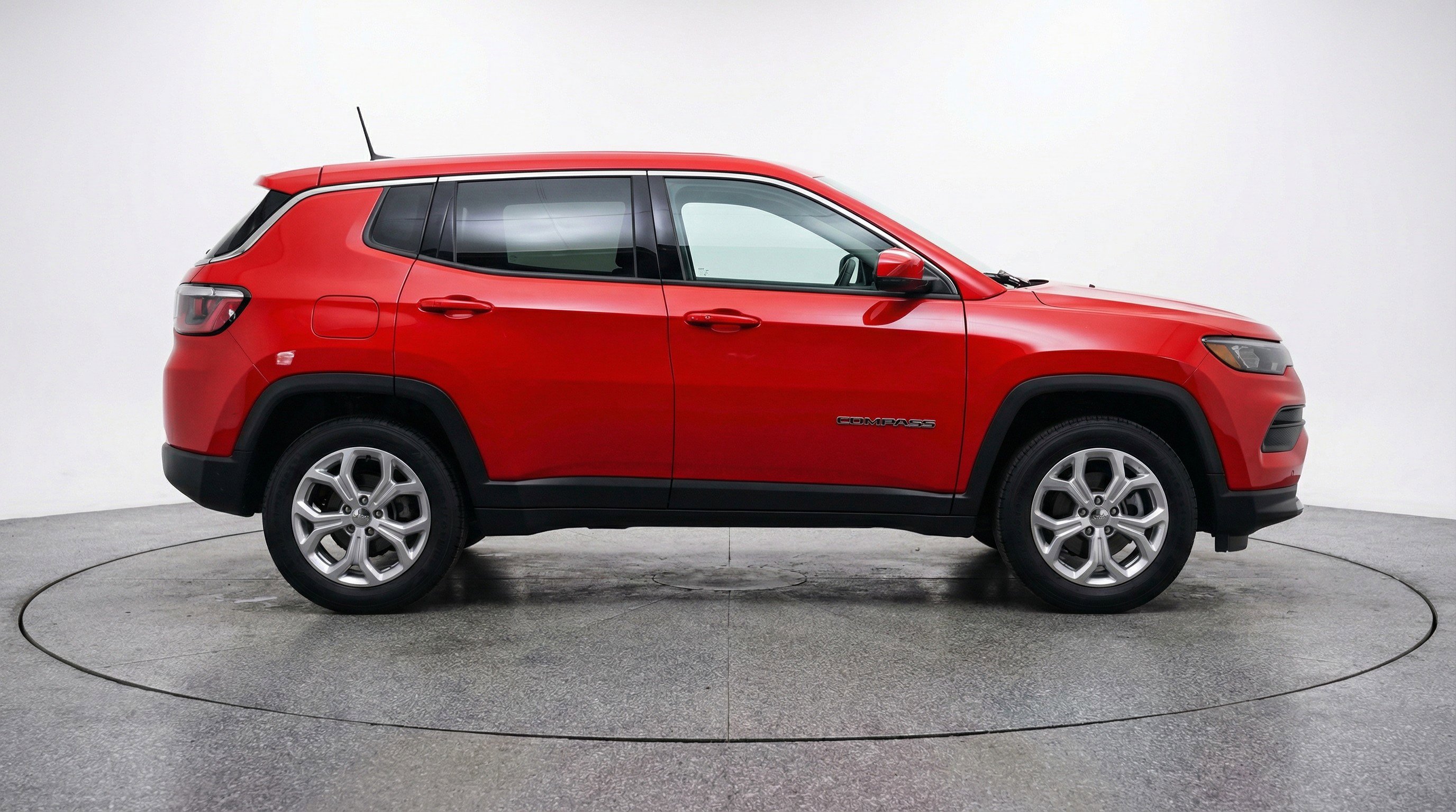 Used 2025 Jeep Compass Latitude image 11