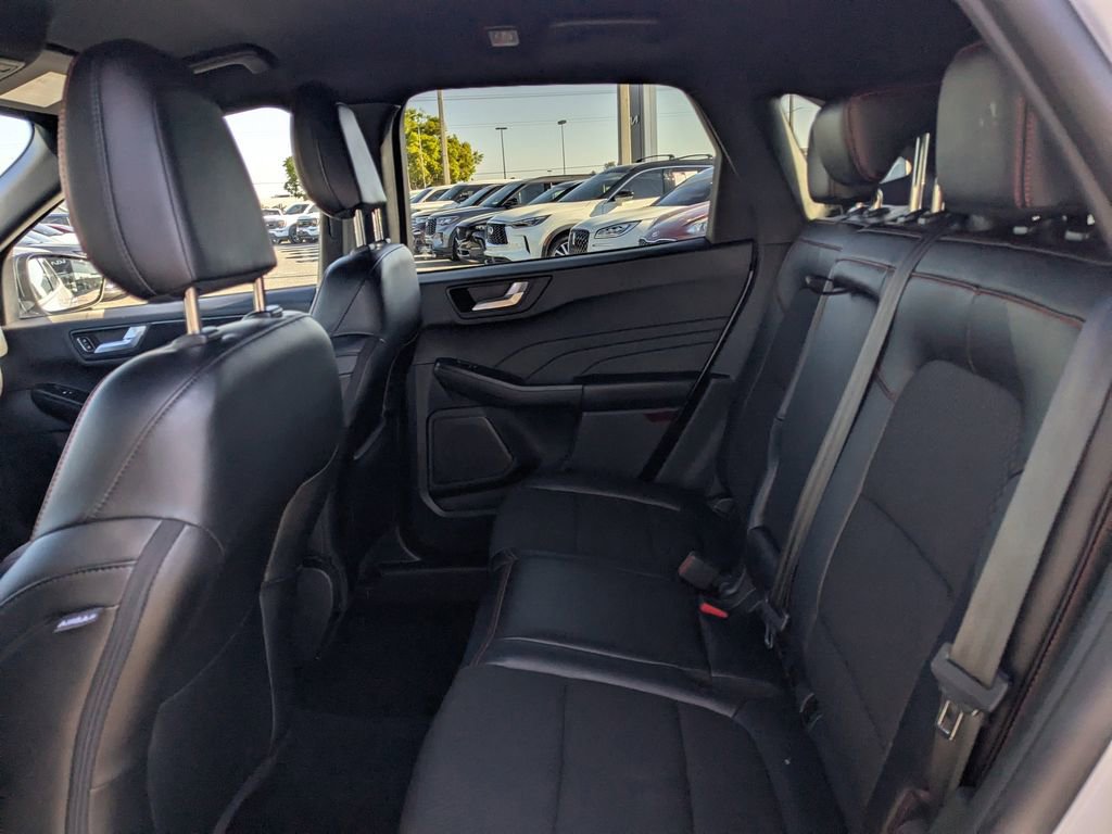 Used 2025 Ford Escape ST-Line image 13