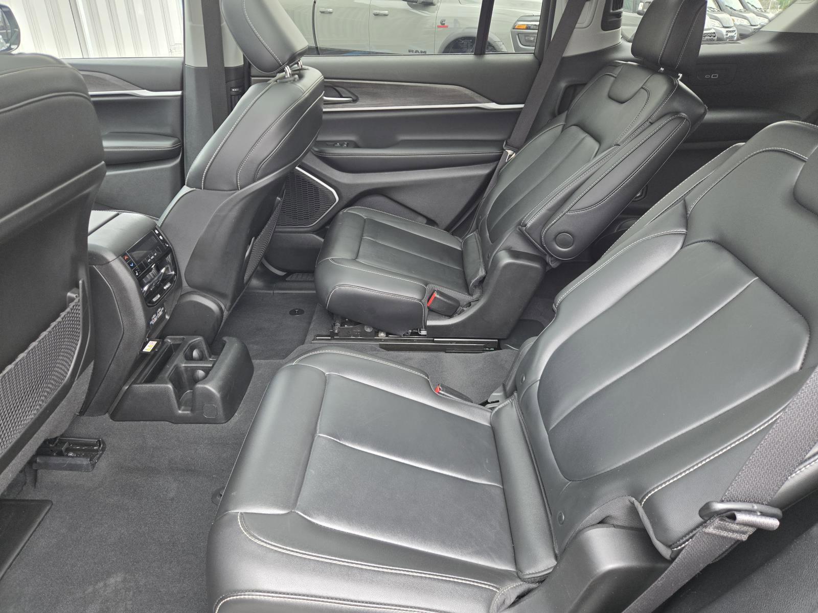 Certified 2022 Jeep Grand Cherokee L Limited RWD image 26