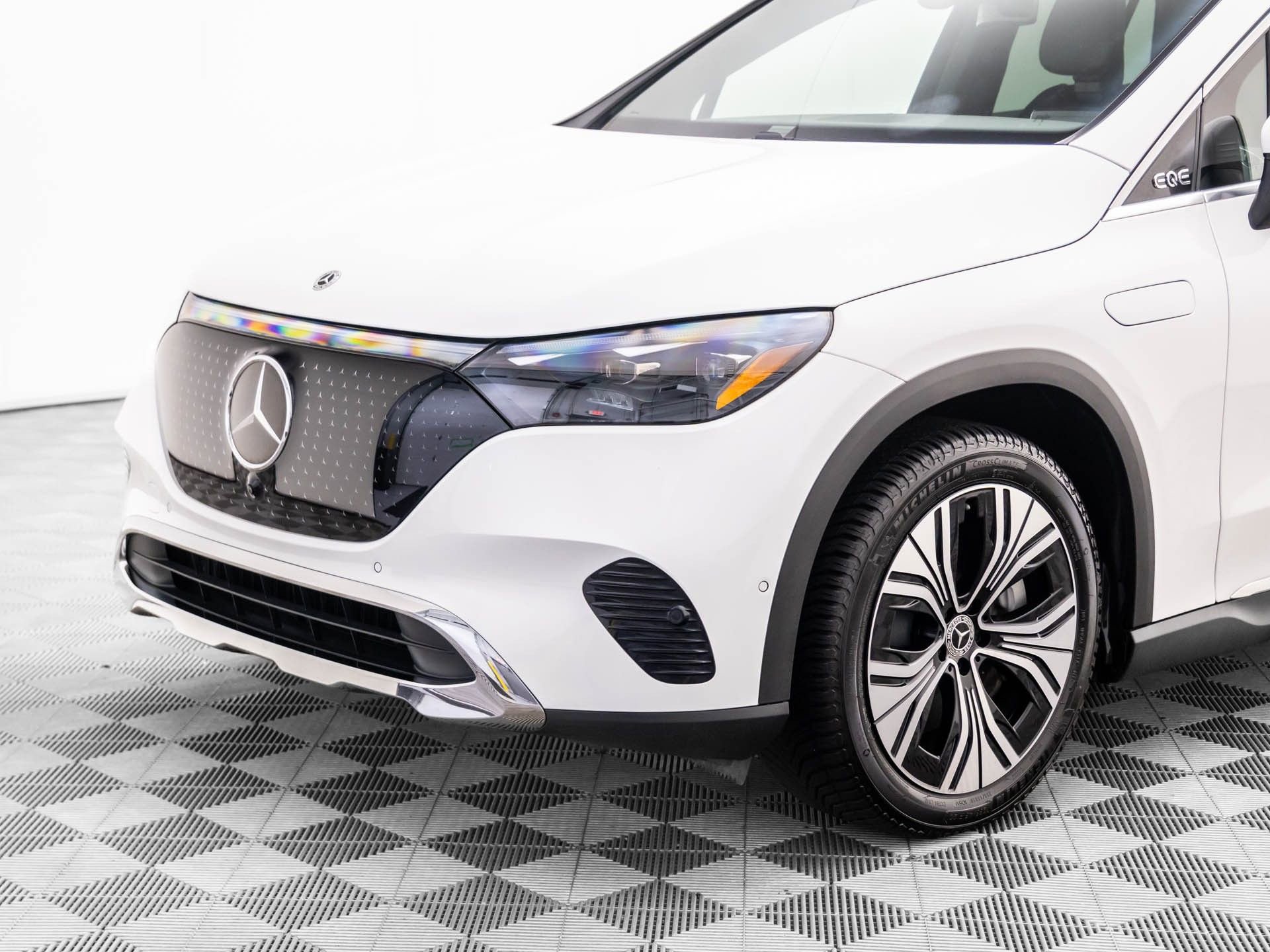 Certified 2024 Mercedes-Benz EQE 350+ 4MATIC SUV w/ Driver Assistance Package image 38