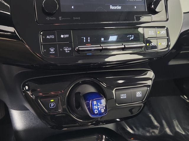 Used 2016 Toyota Prius Three Touring w/ Preferred Accessory Package FWD image 29