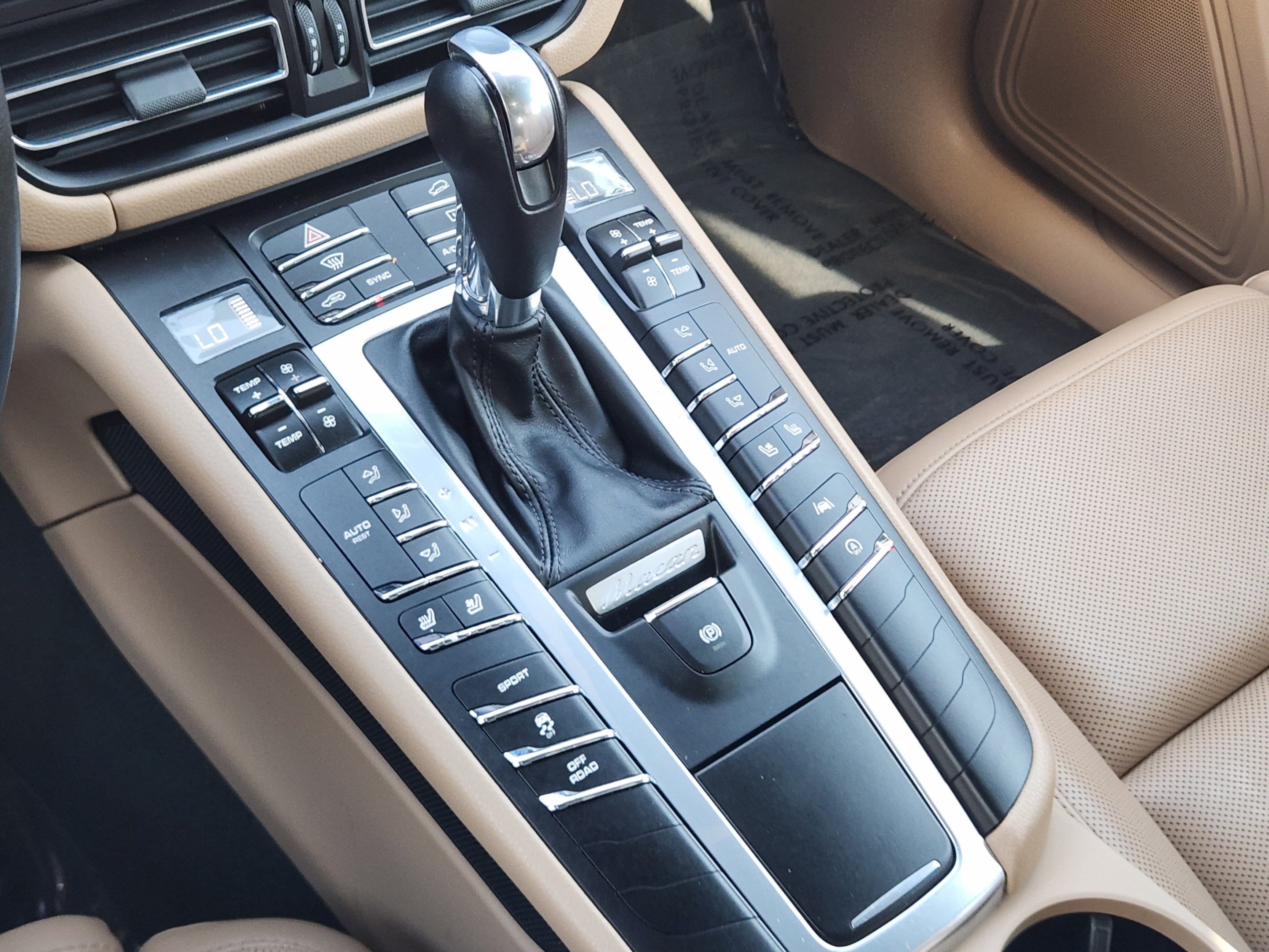 Used 2020 Porsche Macan AWD/4WD image 14