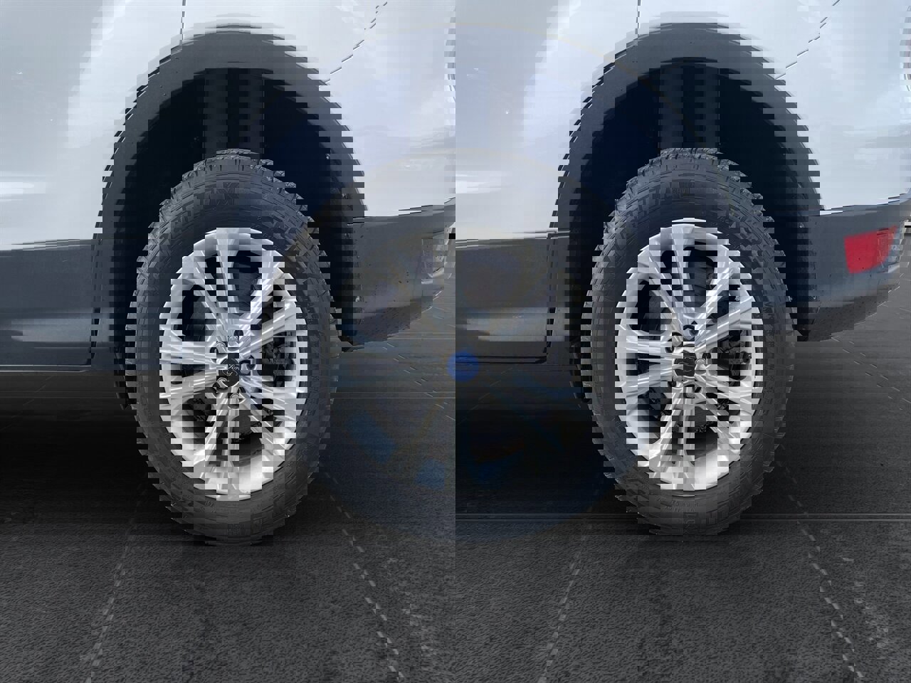 Used 2017 Ford Escape SE w/ SE Cold Weather Package image 13