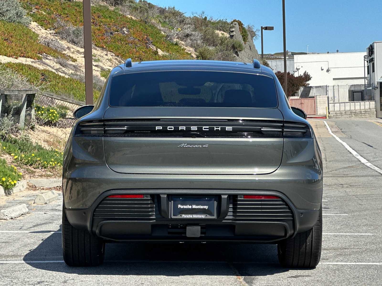 New 2026 Porsche Macan 4 Electric image 8