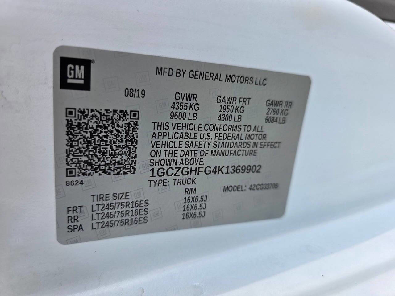 Used 2019 Chevrolet Express 3500 Extended w/ Driver Convenience Package RWD image 25