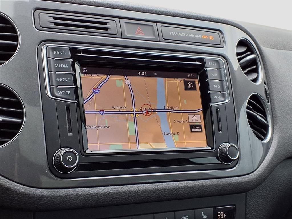 Used 2017 Volkswagen Tiguan Sport image 9