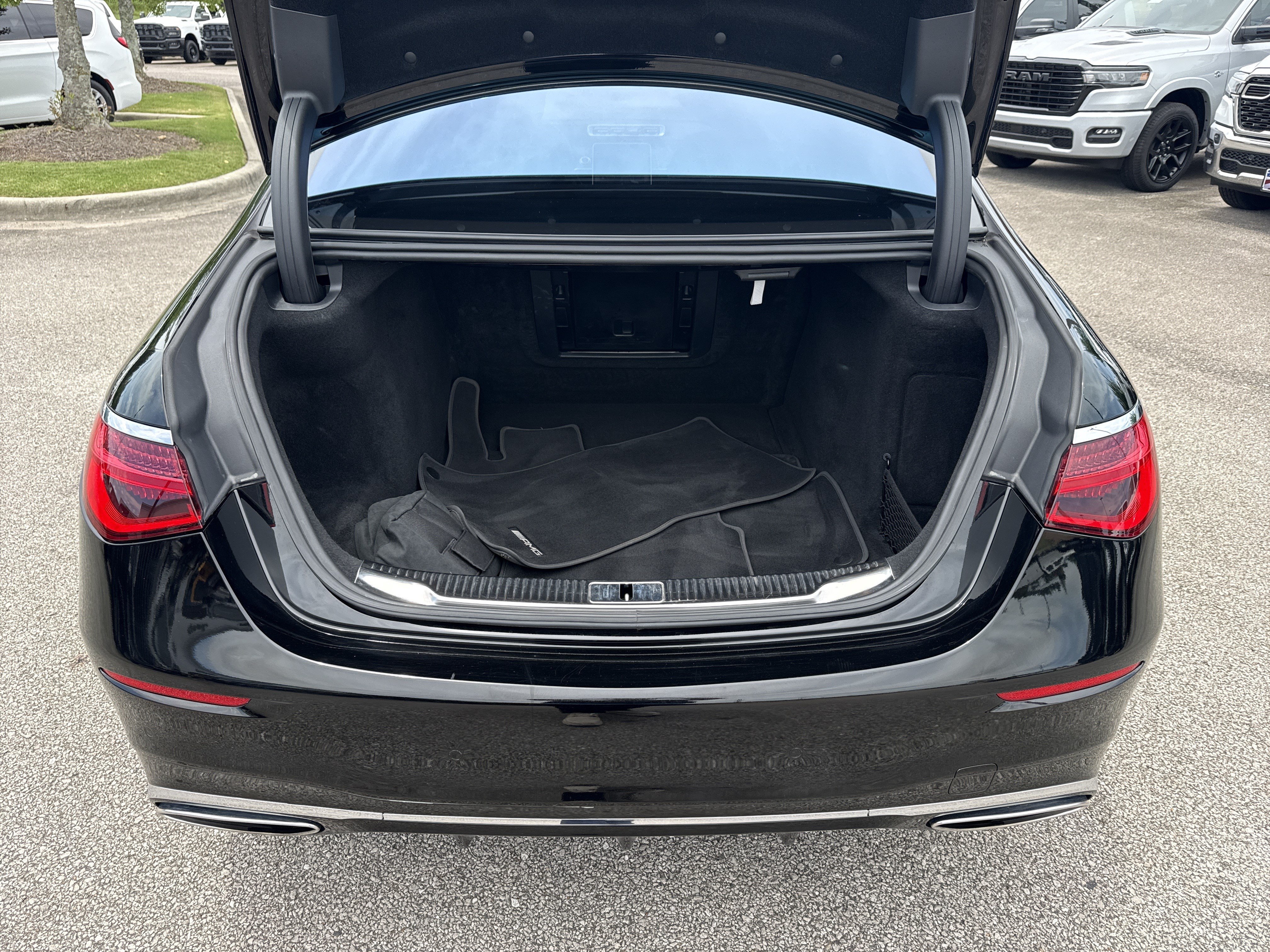 Used 2023 Mercedes-Benz S 500 4MATIC image 18