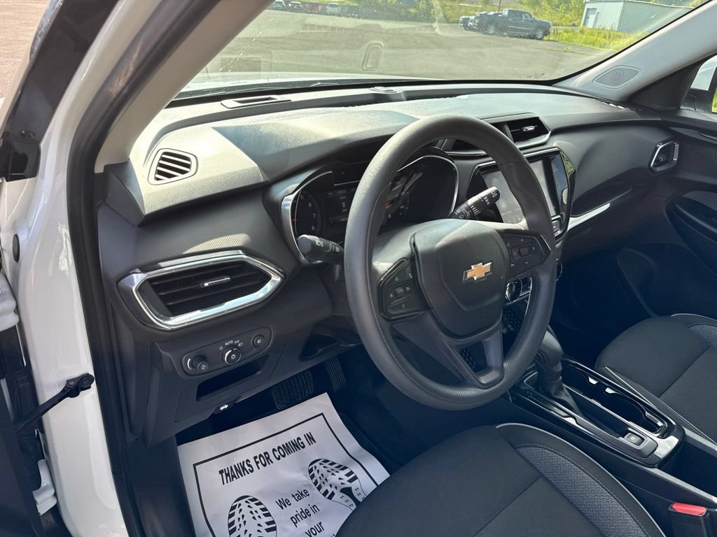 Used 2022 Chevrolet TrailBlazer LT w/ Convenience Package FWD image 23