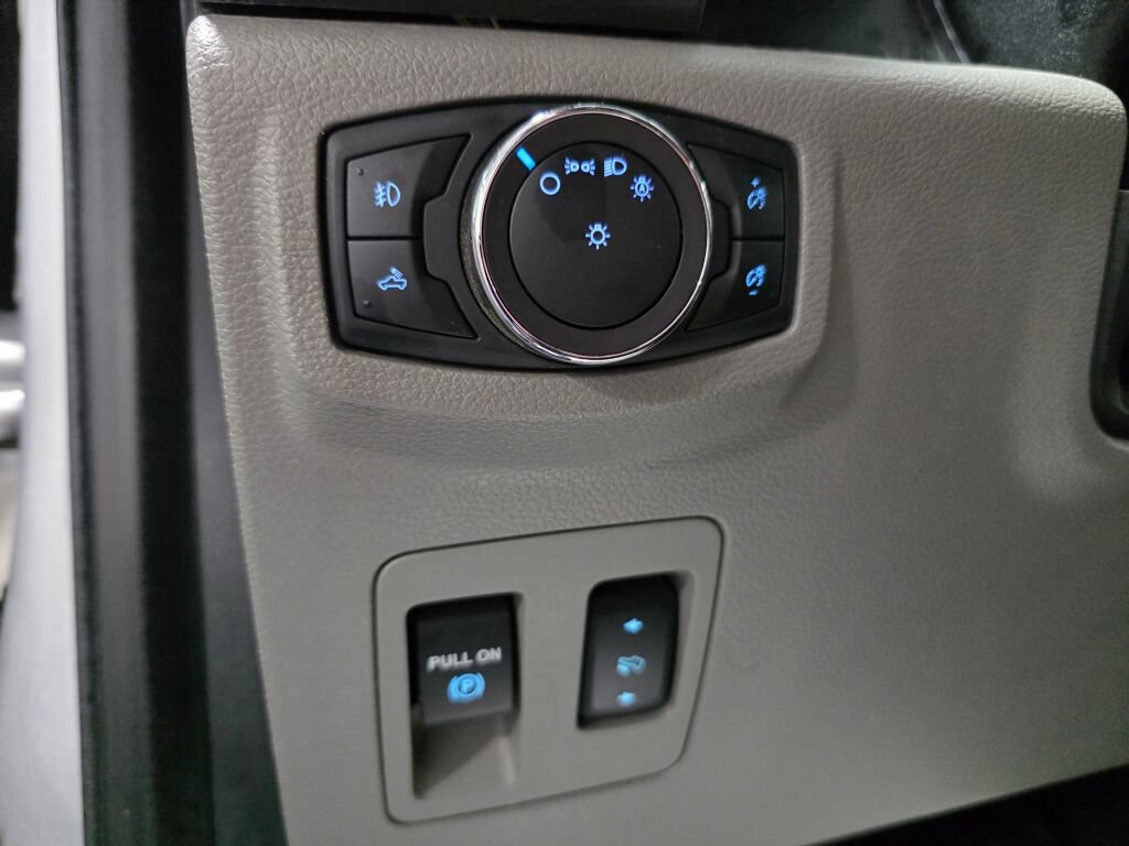 Used 2019 Ford F150 XLT w/ Equipment Group 302A Luxury AWD/4WD image 15
