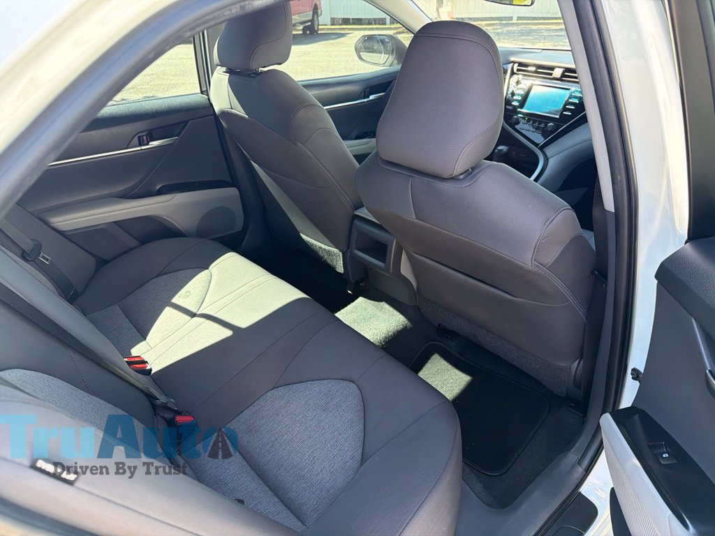 Used 2018 Toyota Camry LE FWD image 8