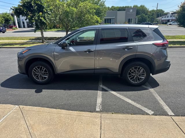 Used 2024 Nissan Rogue S AWD/4WD image 6