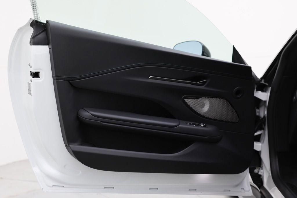 Used 2025 Aston Martin V8 Vantage Coupe image 14