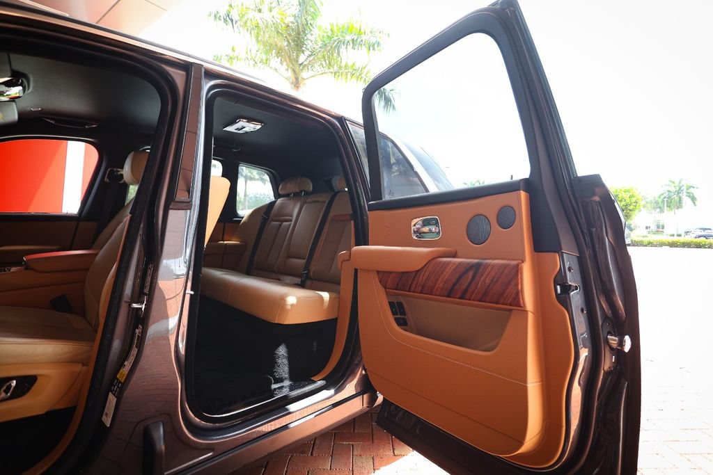 Used 2022 Rolls-Royce Cullinan AWD/4WD image 41
