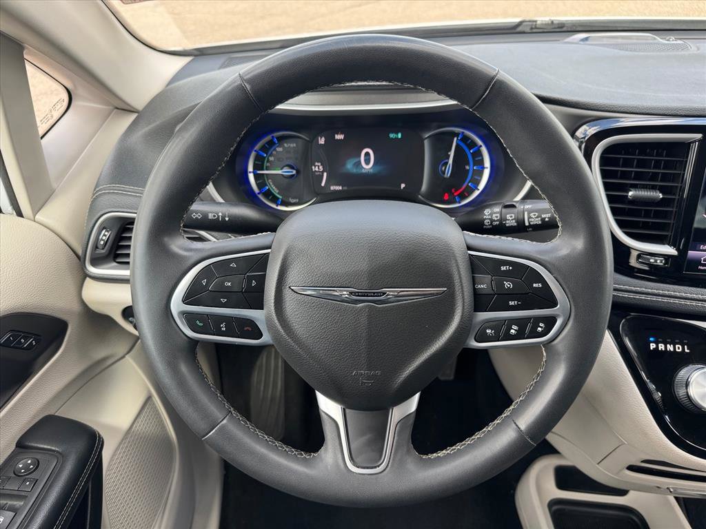 Used 2022 Chrysler Pacifica Touring-L FWD image 13