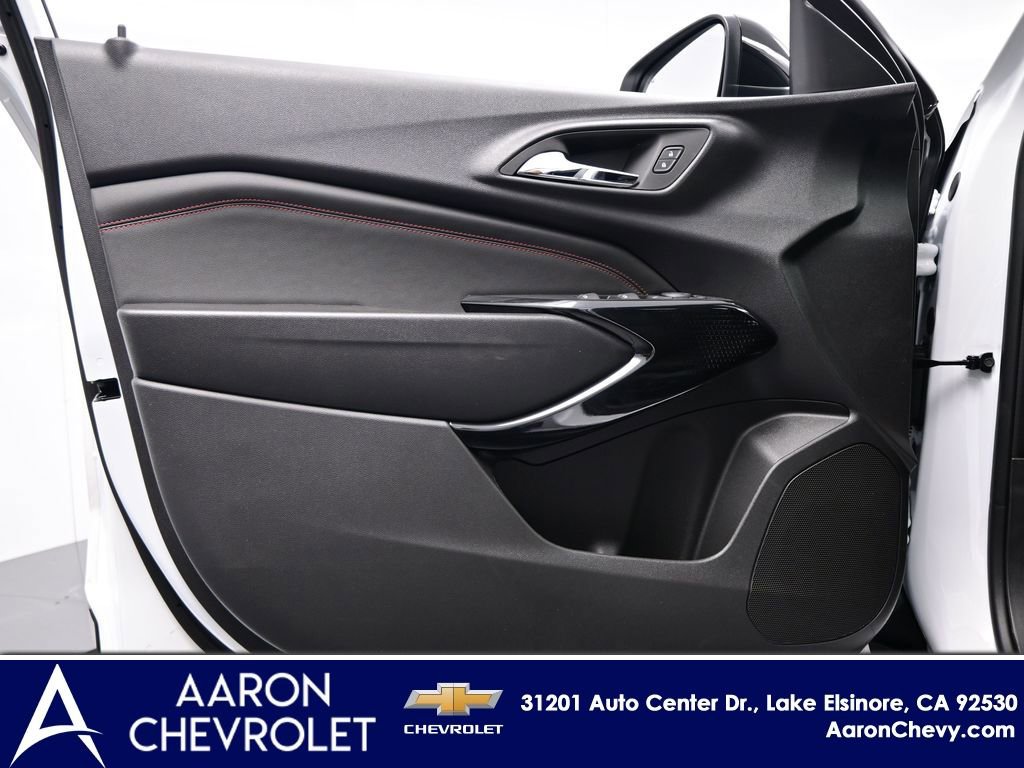 New 2026 Chevrolet Trax RS w/ Sunroof Package FWD image 11