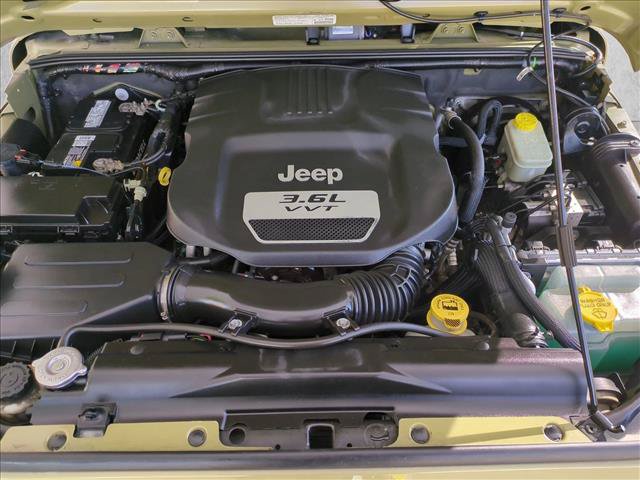 Used 2013 Jeep Wrangler Unlimited Sport w/ Connectivity Group AWD/4WD image 20