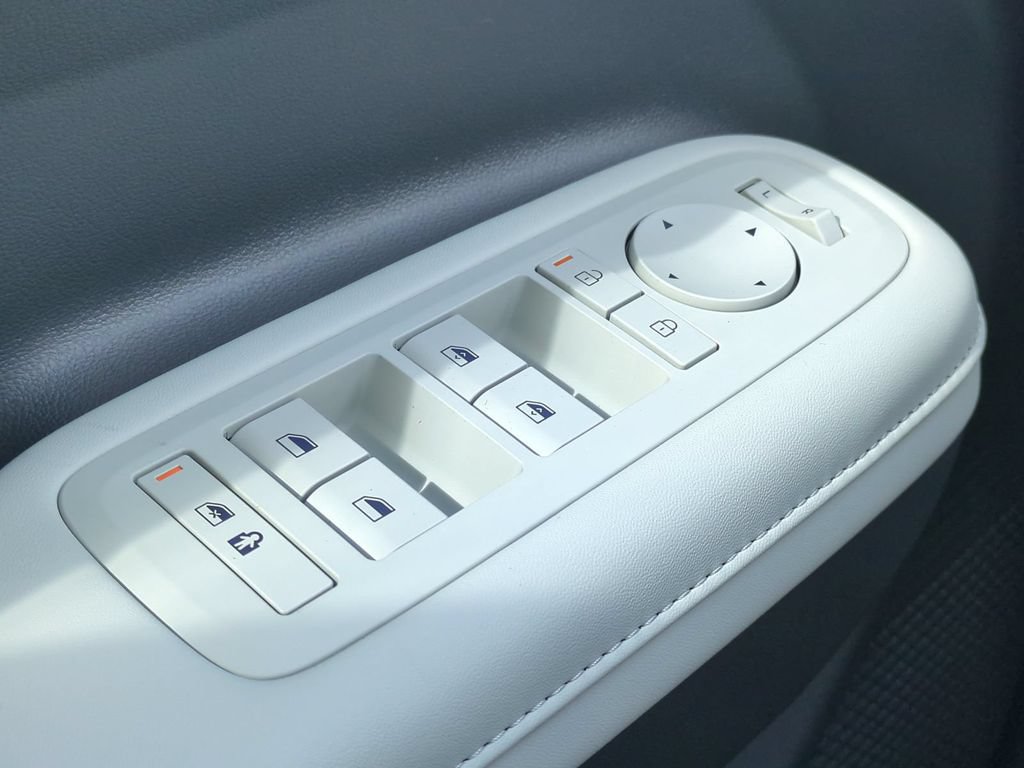 New 2027 Hyundai Santa Fe SEL FWD image 32