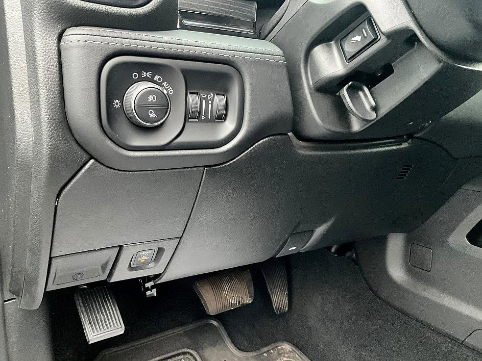 Used 2023 RAM 2500 Limited image 17