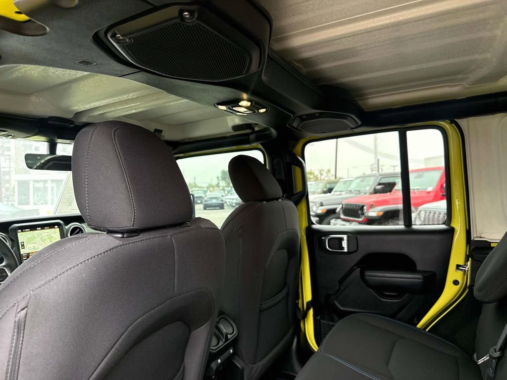 Used 2023 Jeep Wrangler Unlimited Rubicon 4xe image 13