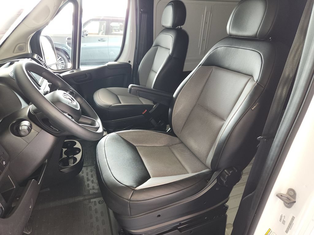 Used 2026 RAM ProMaster 2500 w/ Convenience Group FWD image 13