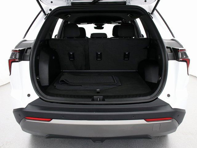 Certified 2025 Chevrolet Equinox LT w/ Safety and Technology Package image 29