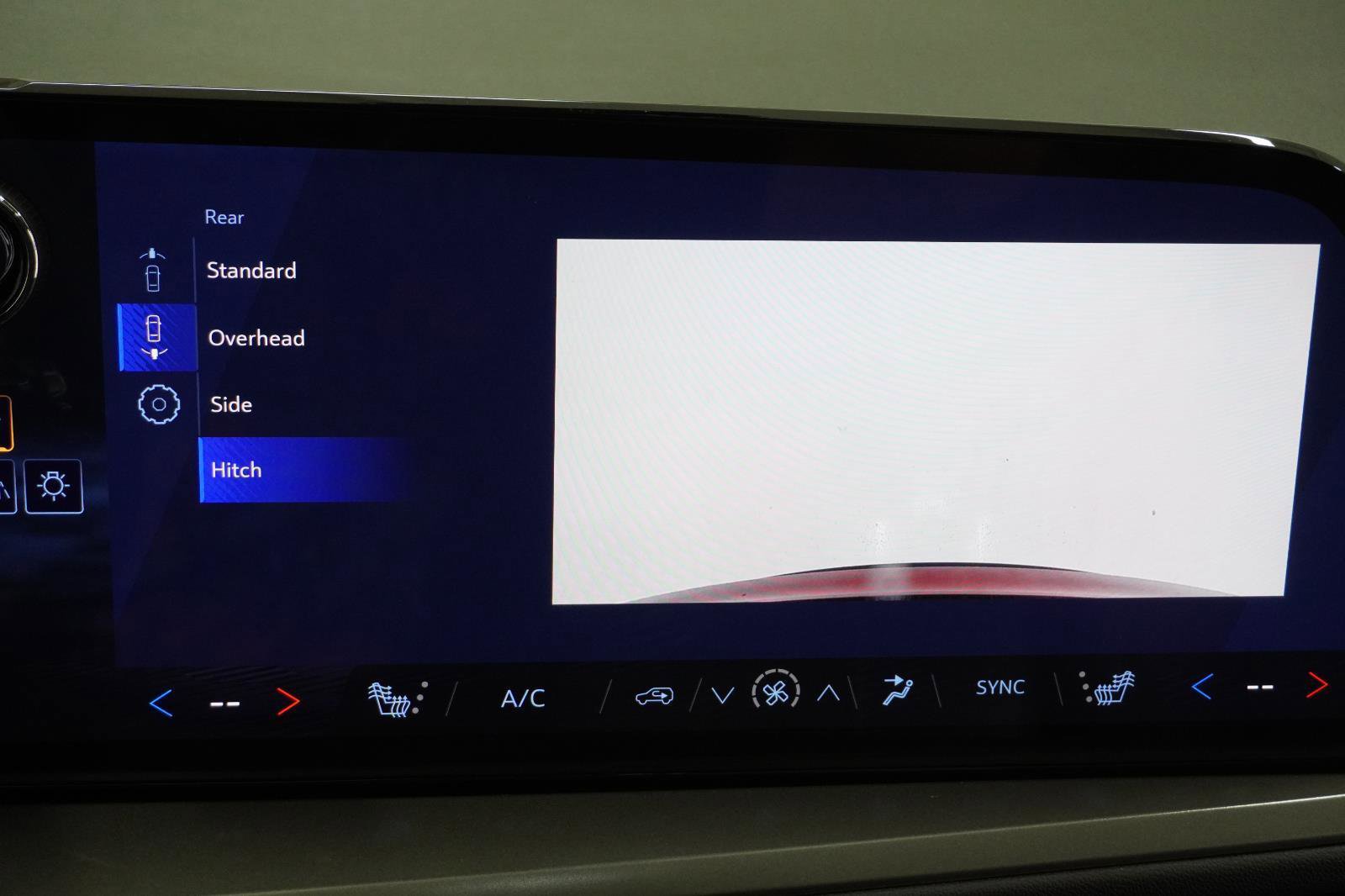 New 2026 Chevrolet Traverse LT w/ Sun and Wheel Package image 32