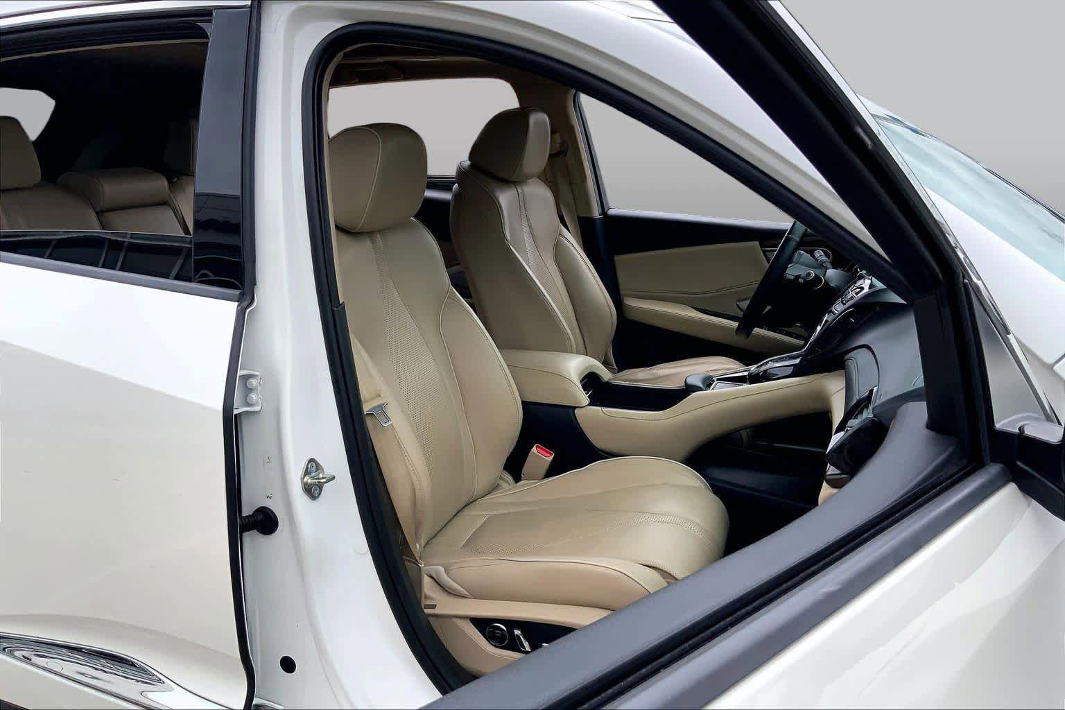 Used 2019 Acura RDX FWD w/ Advance Package image 9
