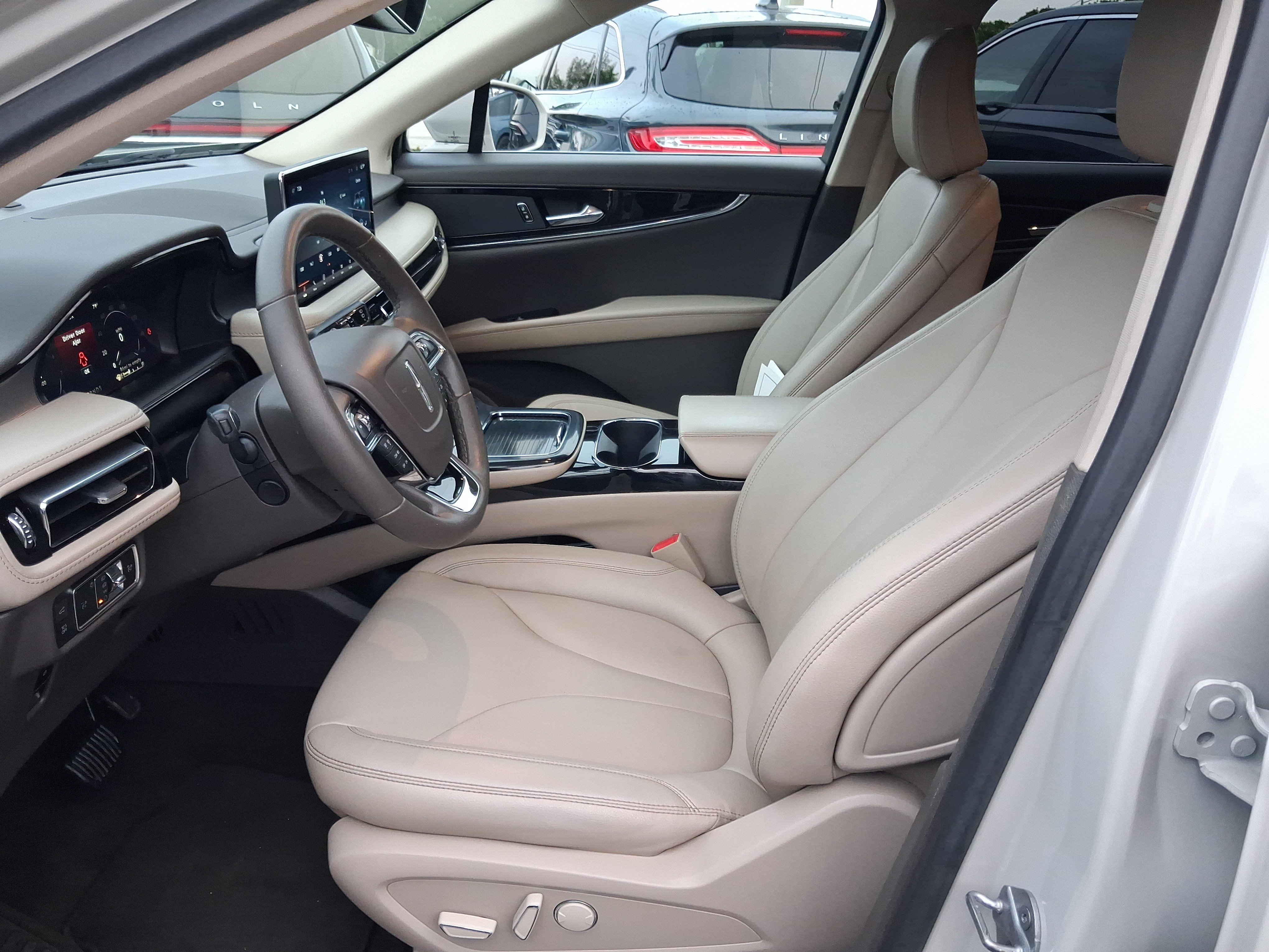 Certified 2023 Lincoln Nautilus FWD w/ Premium Package image 12