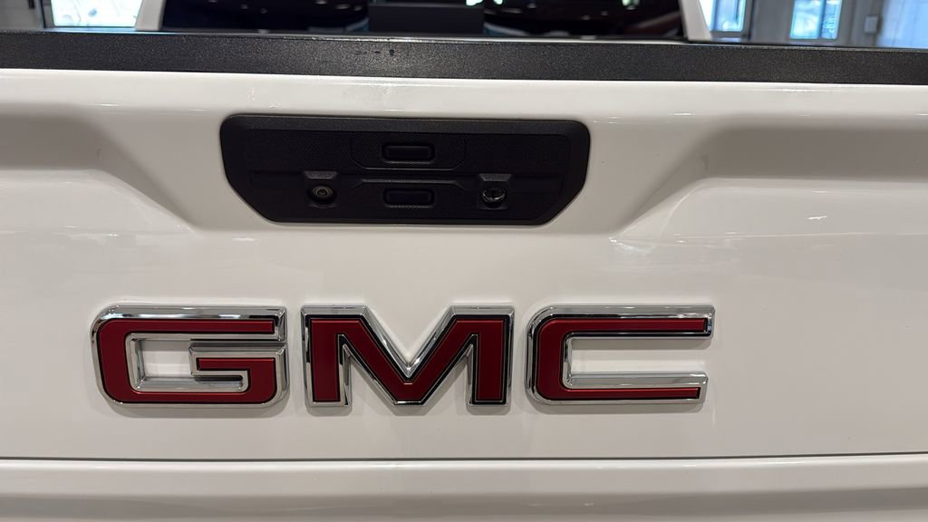 Used 2021 GMC Sierra 1500 SLT w/ SLT Premium Package AWD/4WD image 9