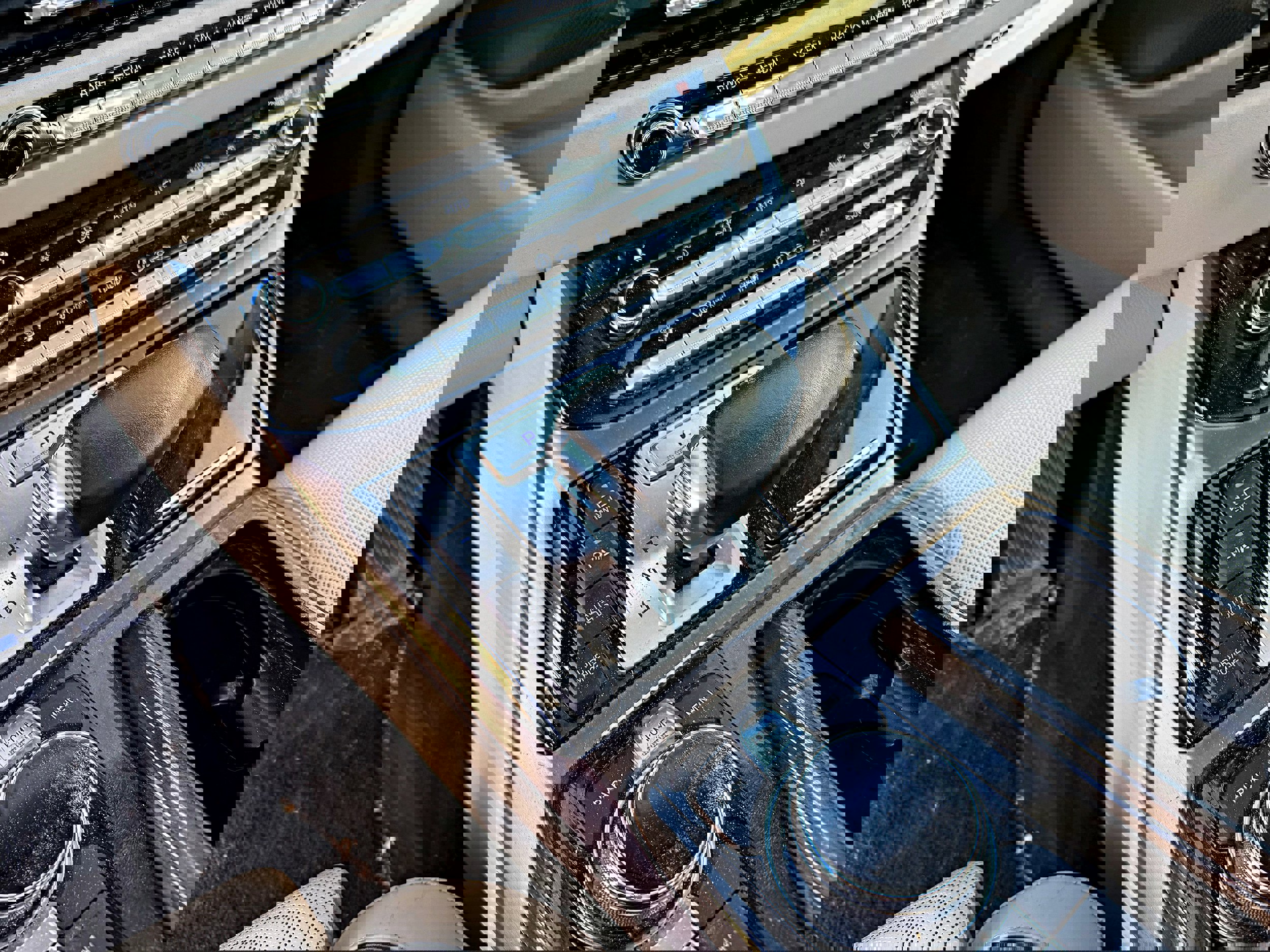 Used 2018 Genesis G90 5.0 Ultimate image 18