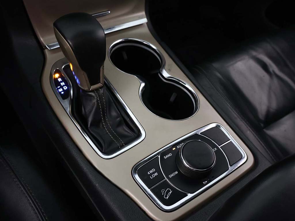 Used 2017 Jeep Grand Cherokee Limited image 54