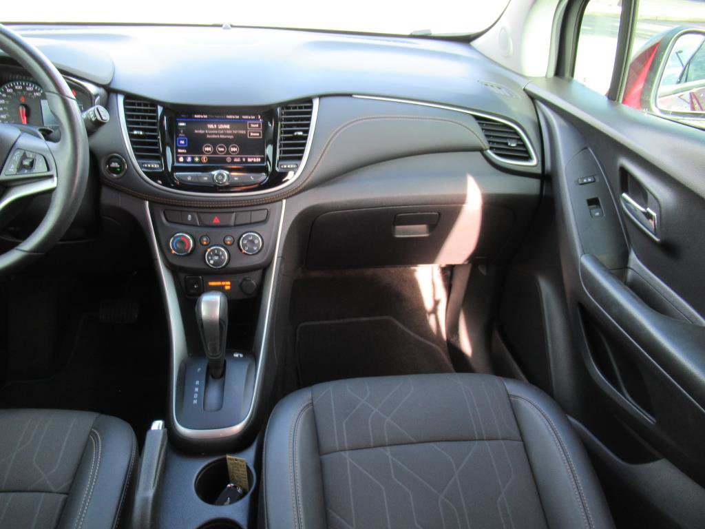 Used 2022 Chevrolet Trax LT w/ LT Convenience Package image 13