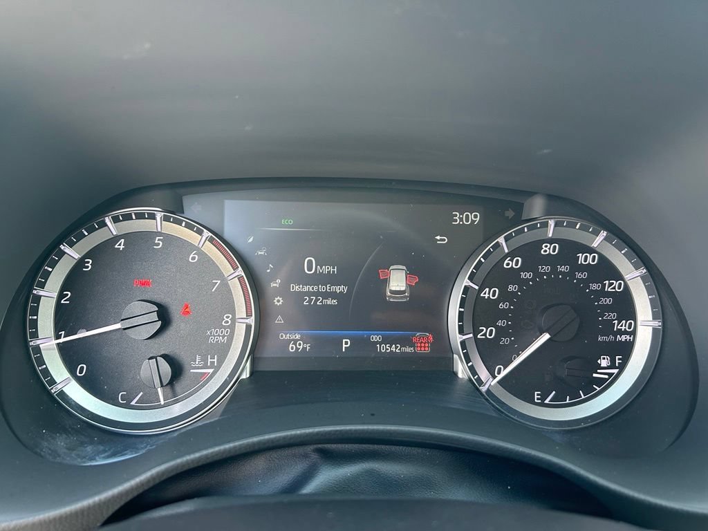 Used 2025 Toyota Highlander LE AWD/4WD image 15